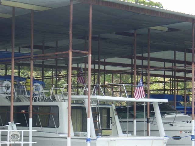 Spider Diaper - boat cover for elimination of spider droppings in marine environment